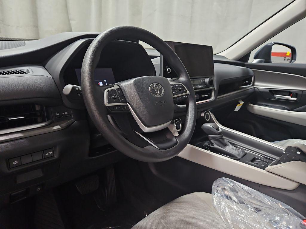 new 2025 Toyota Highlander car, priced at $41,483