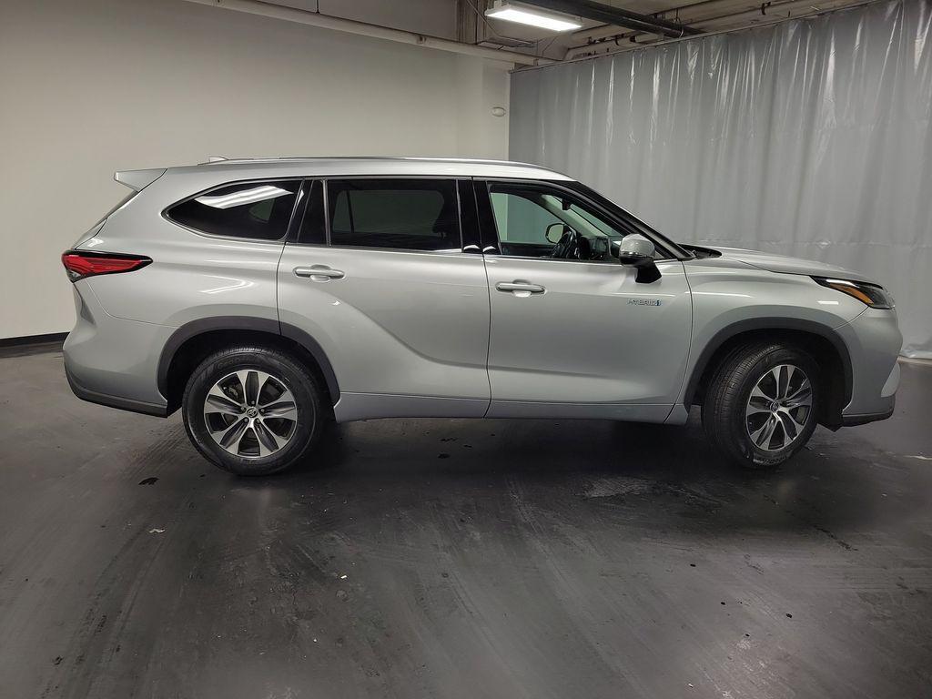 used 2021 Toyota Highlander Hybrid car, priced at $29,995