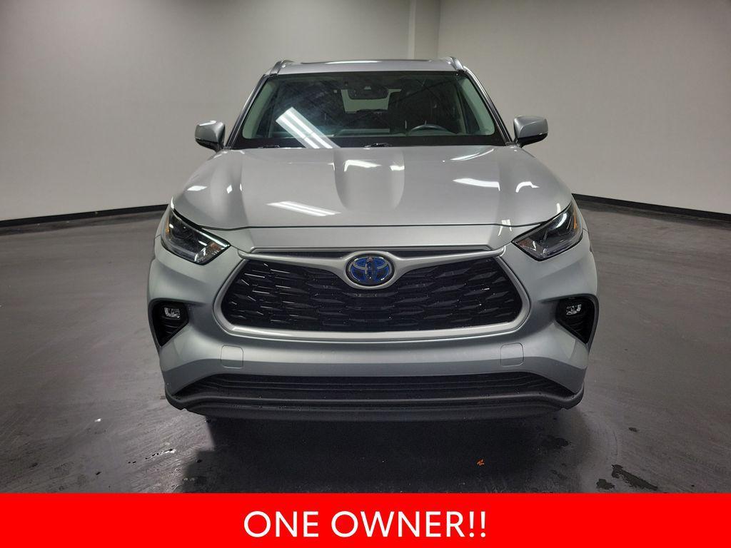 used 2021 Toyota Highlander Hybrid car, priced at $29,995
