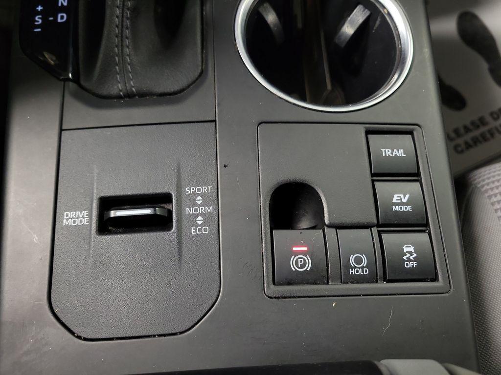 used 2023 Toyota Highlander Hybrid car, priced at $31,995