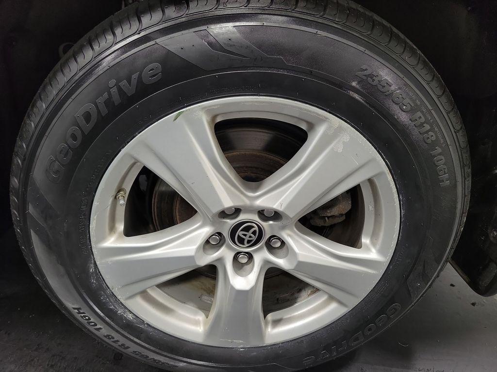 used 2023 Toyota Highlander Hybrid car, priced at $31,995