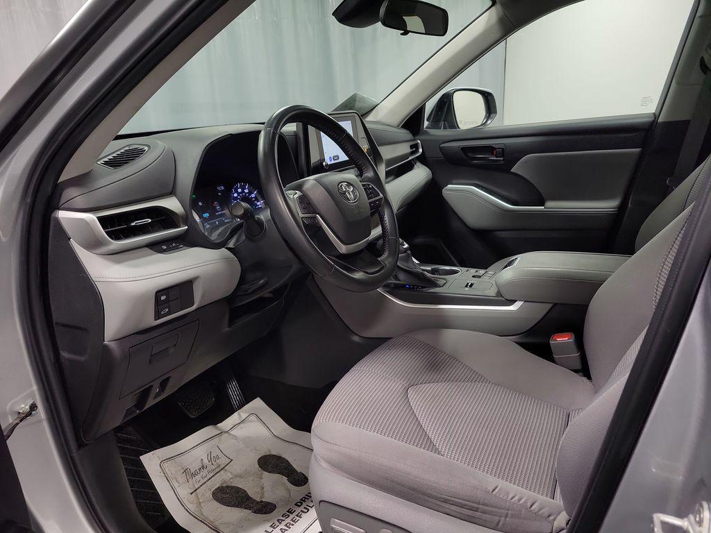 used 2023 Toyota Highlander Hybrid car, priced at $31,995