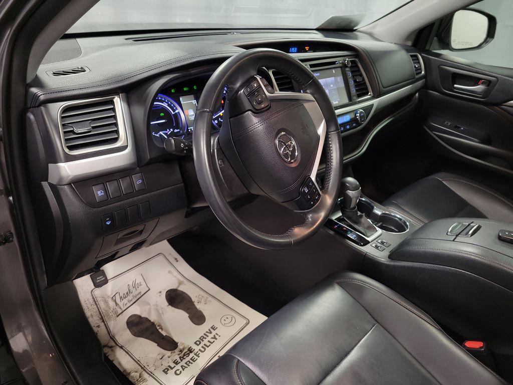 used 2019 Toyota Highlander Hybrid car, priced at $21,995
