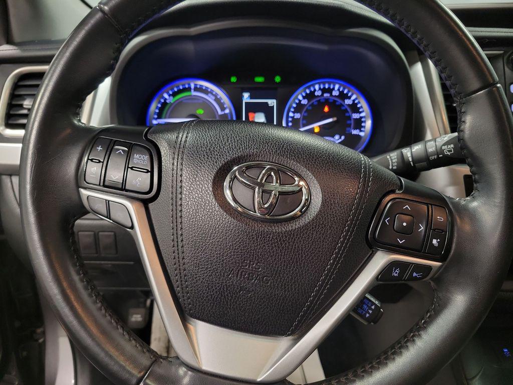 used 2019 Toyota Highlander Hybrid car, priced at $21,995