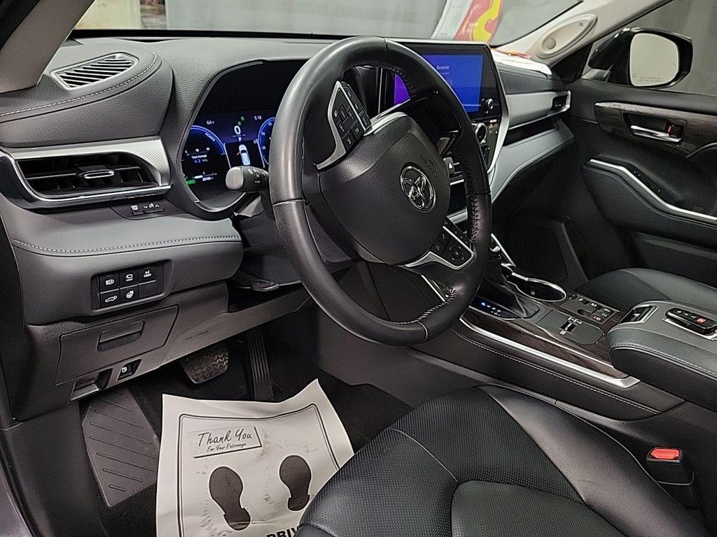 used 2023 Toyota Highlander Hybrid car, priced at $50,995