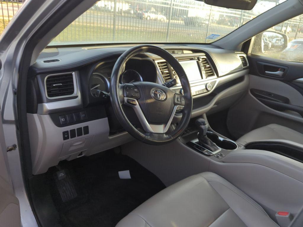 used 2017 Toyota Highlander Hybrid car, priced at $19,995