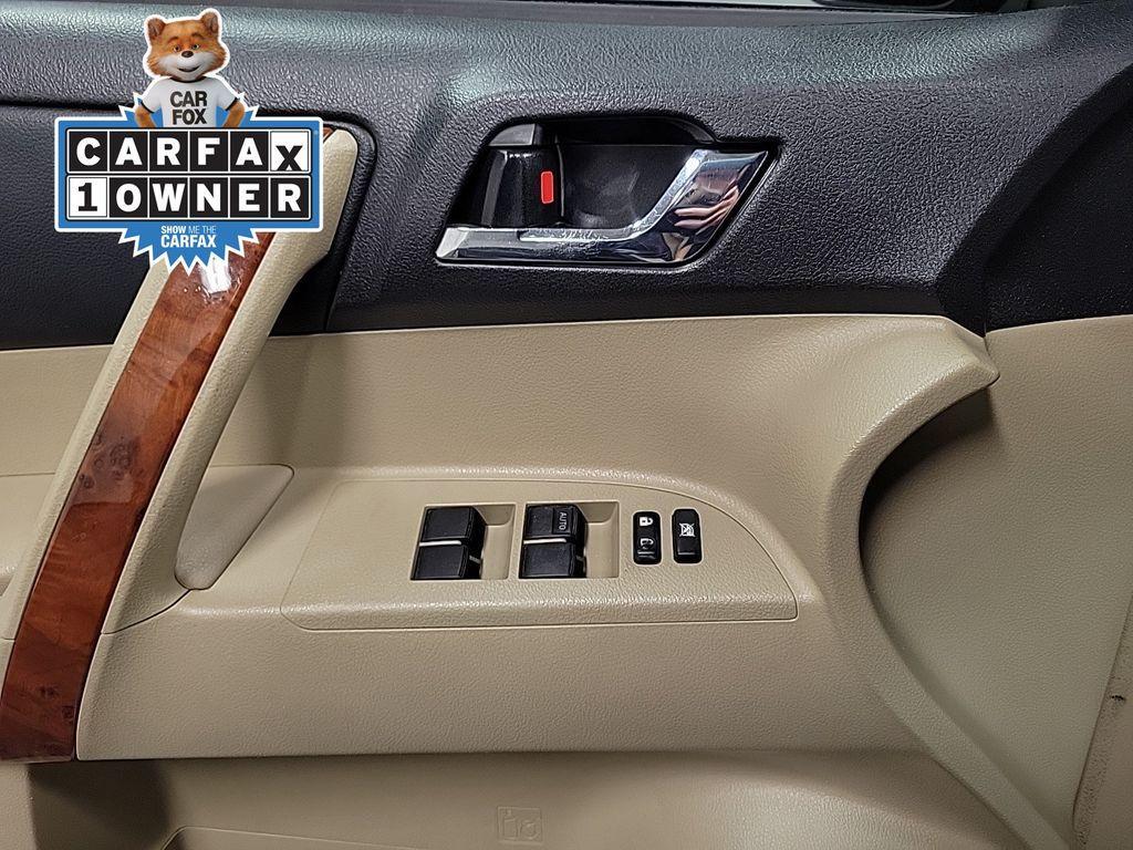 used 2013 Toyota Highlander car, priced at $16,995