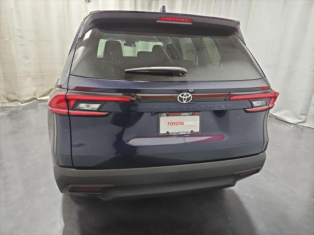 new 2025 Toyota Highlander car, priced at $41,483