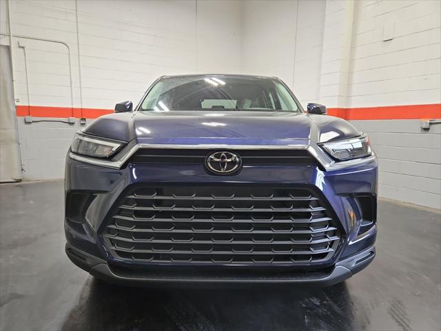 new 2025 Toyota Highlander car, priced at $41,483