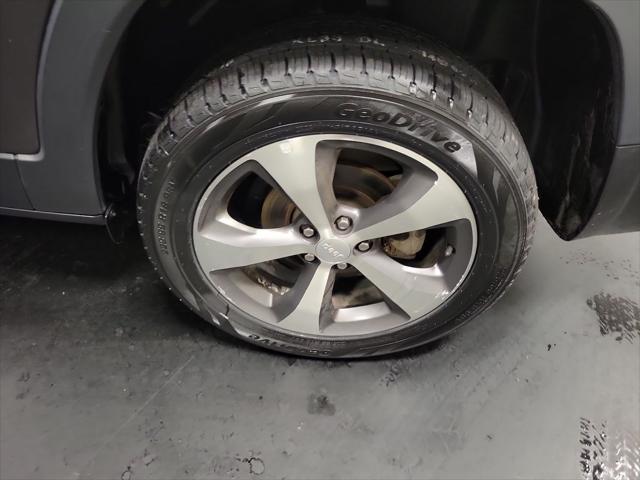 used 2020 Jeep Cherokee car, priced at $9,500