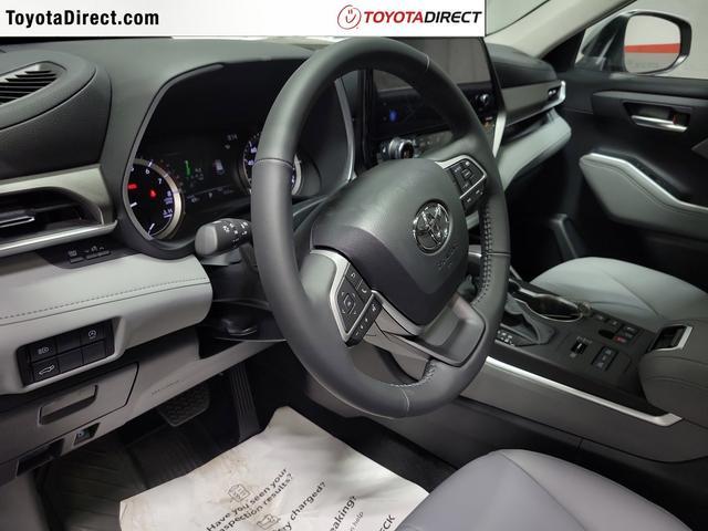 new 2024 Toyota Highlander car, priced at $45,563