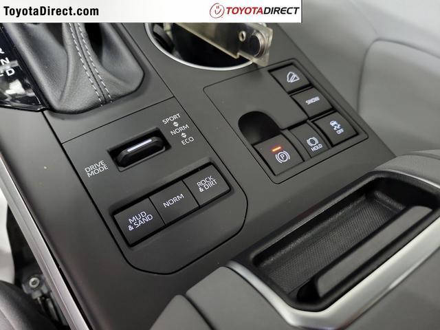 new 2024 Toyota Highlander car, priced at $45,563