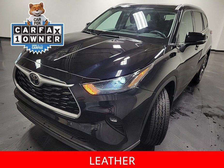 used 2022 Toyota Highlander car, priced at $35,995