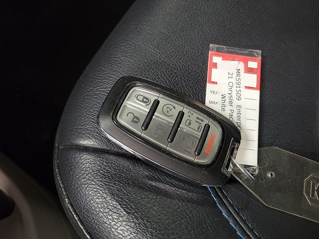 used 2021 Chrysler Pacifica Hybrid car, priced at $21,500