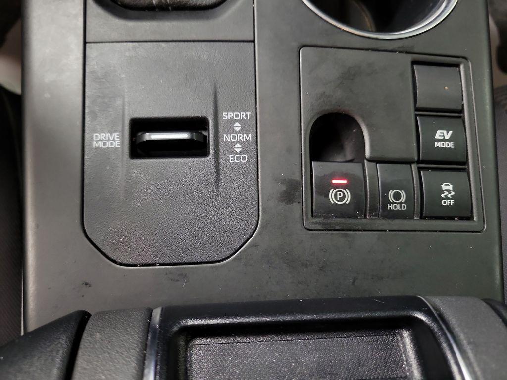 used 2023 Toyota Highlander Hybrid car, priced at $31,995