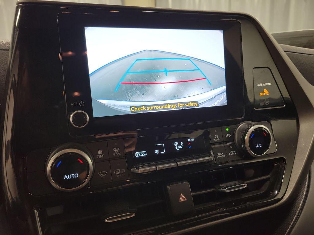 used 2023 Toyota Highlander Hybrid car, priced at $31,995