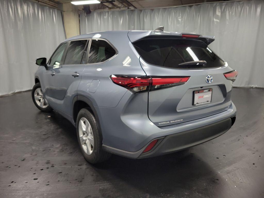 used 2023 Toyota Highlander Hybrid car, priced at $31,995