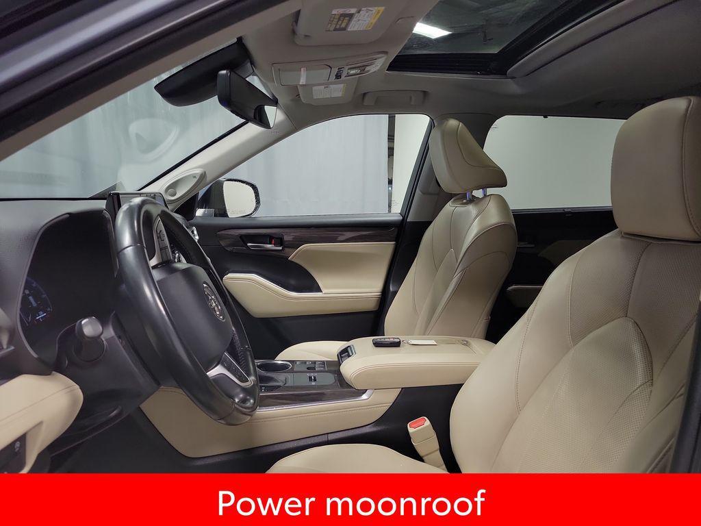 used 2023 Toyota Highlander car, priced at $32,995