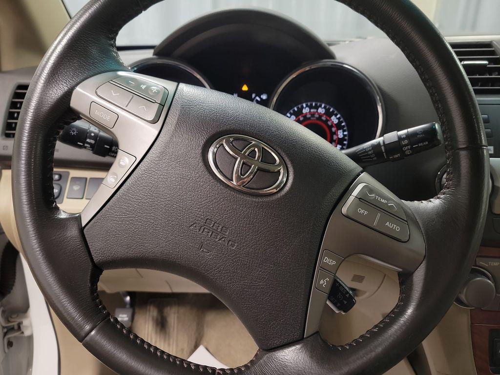 used 2008 Toyota Highlander car, priced at $8,995