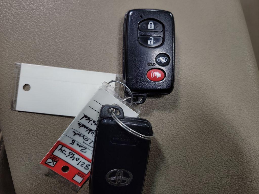used 2008 Toyota Highlander car, priced at $8,995