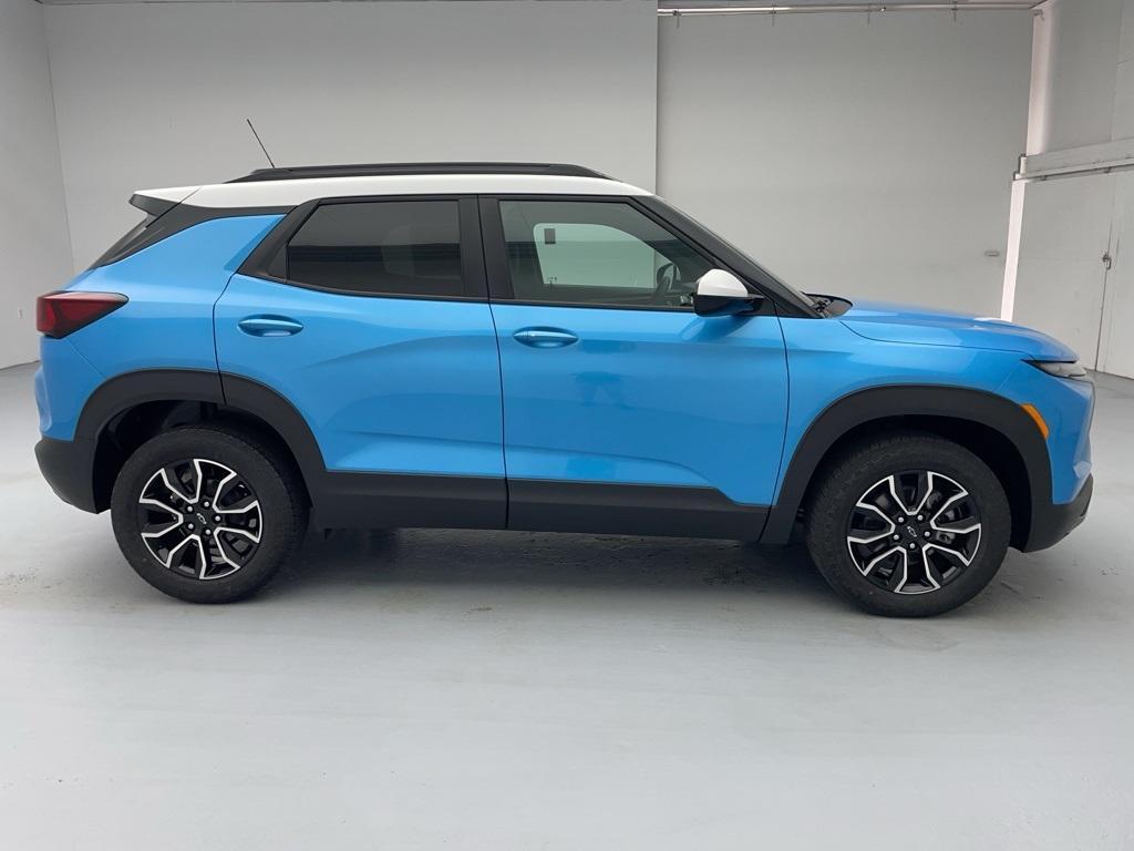 new 2025 Chevrolet TrailBlazer car, priced at $32,580