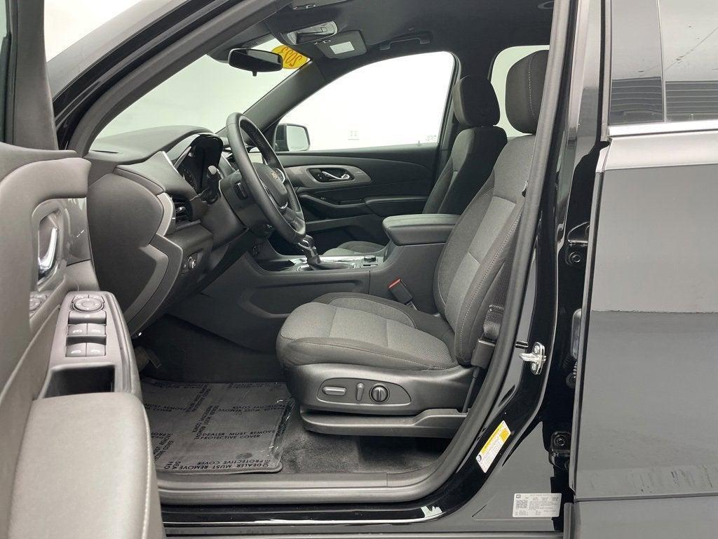 used 2023 Chevrolet Traverse car, priced at $32,636