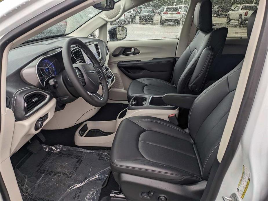 new 2024 Chrysler Pacifica car, priced at $42,000