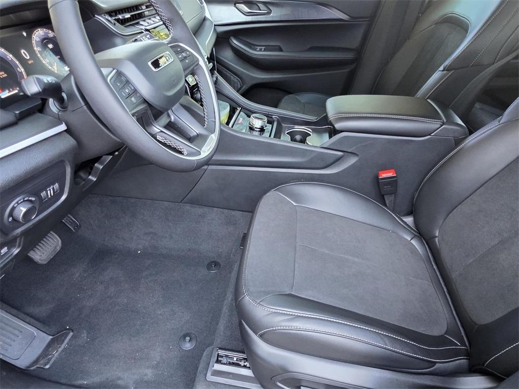 new 2025 Jeep Grand Cherokee L car, priced at $51,370