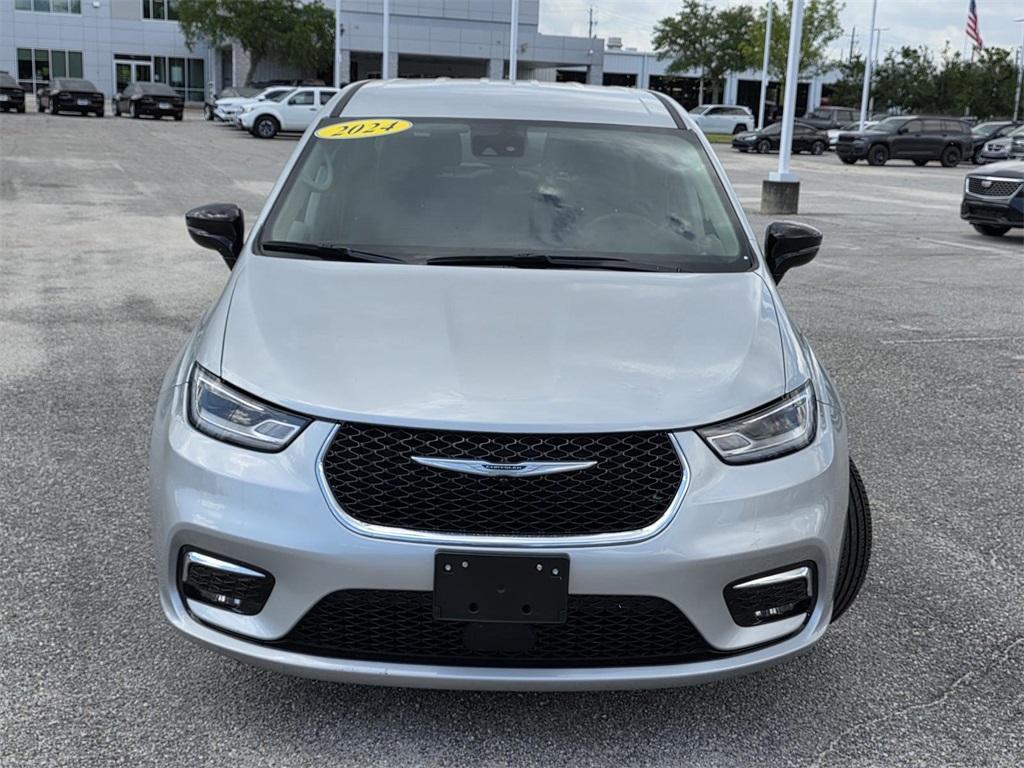 used 2024 Chrysler Pacifica car, priced at $29,977