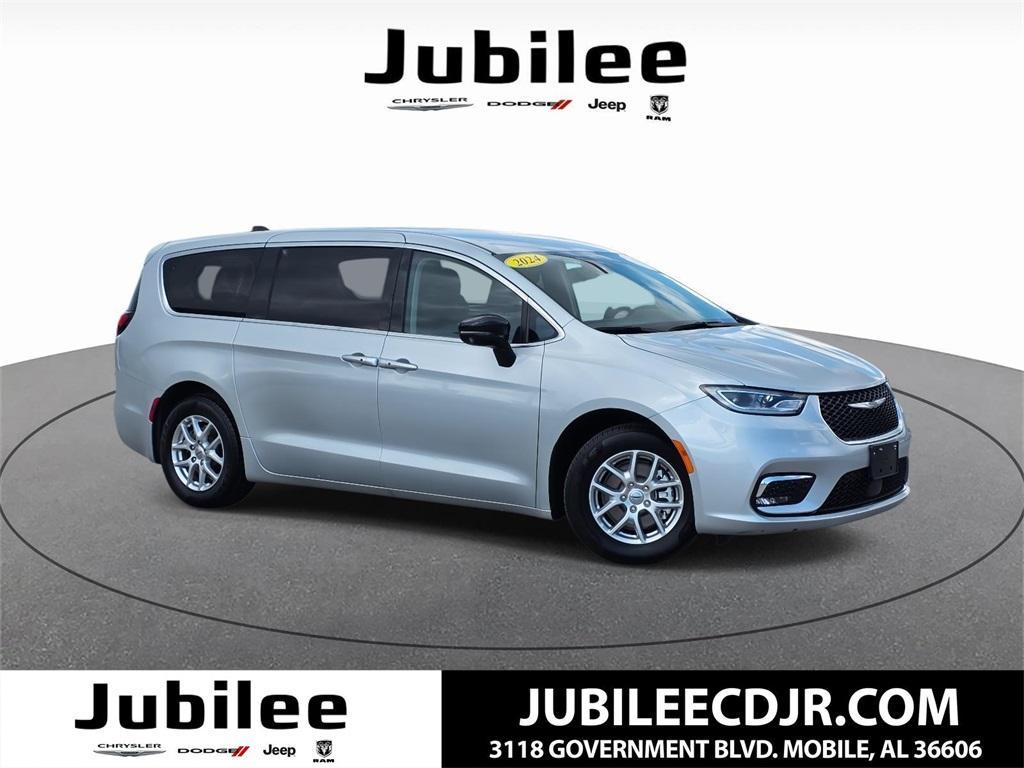 used 2024 Chrysler Pacifica car, priced at $29,977