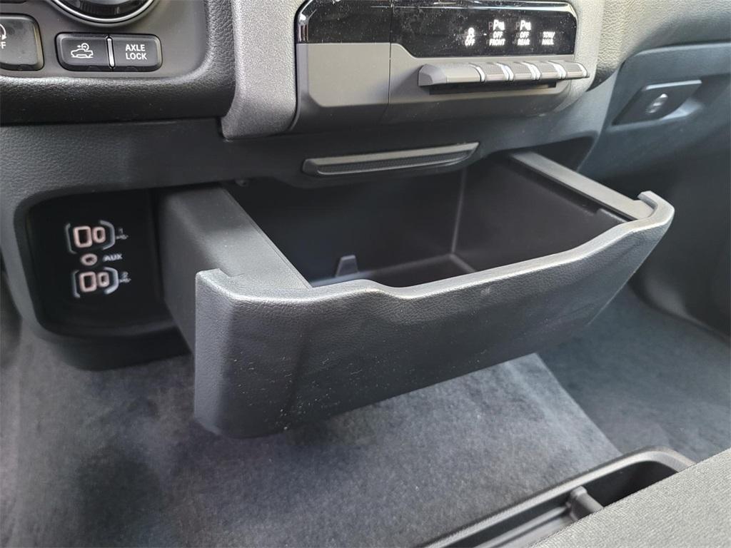 new 2025 Ram 1500 car, priced at $45,817