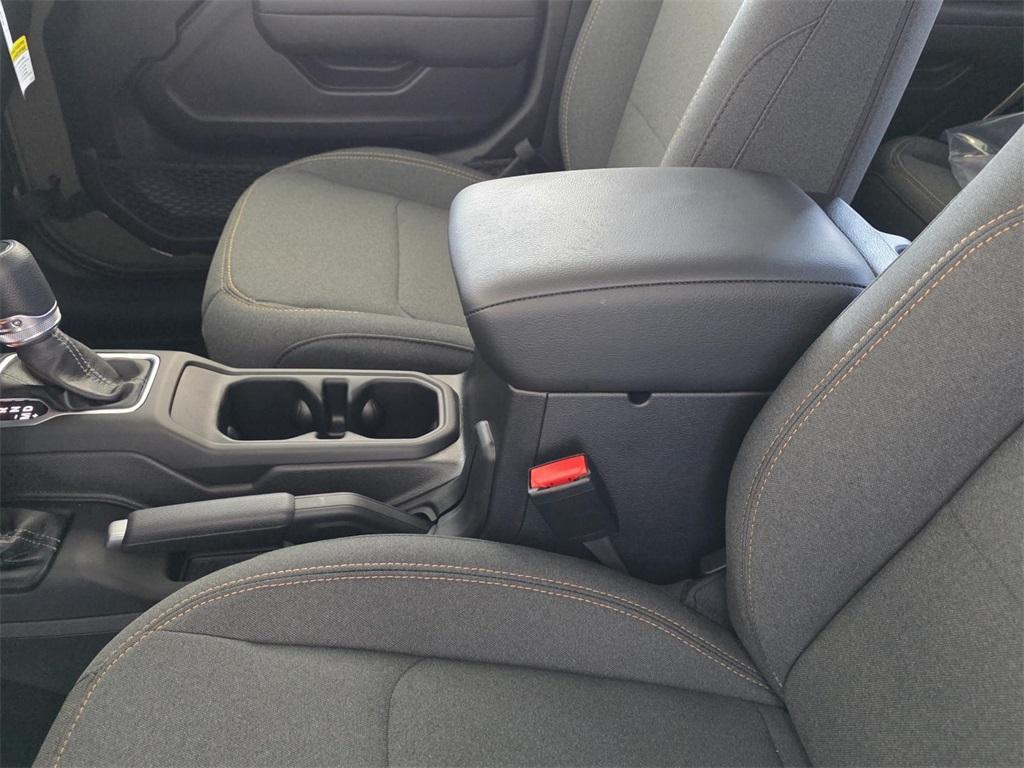 new 2025 Jeep Gladiator car, priced at $44,737