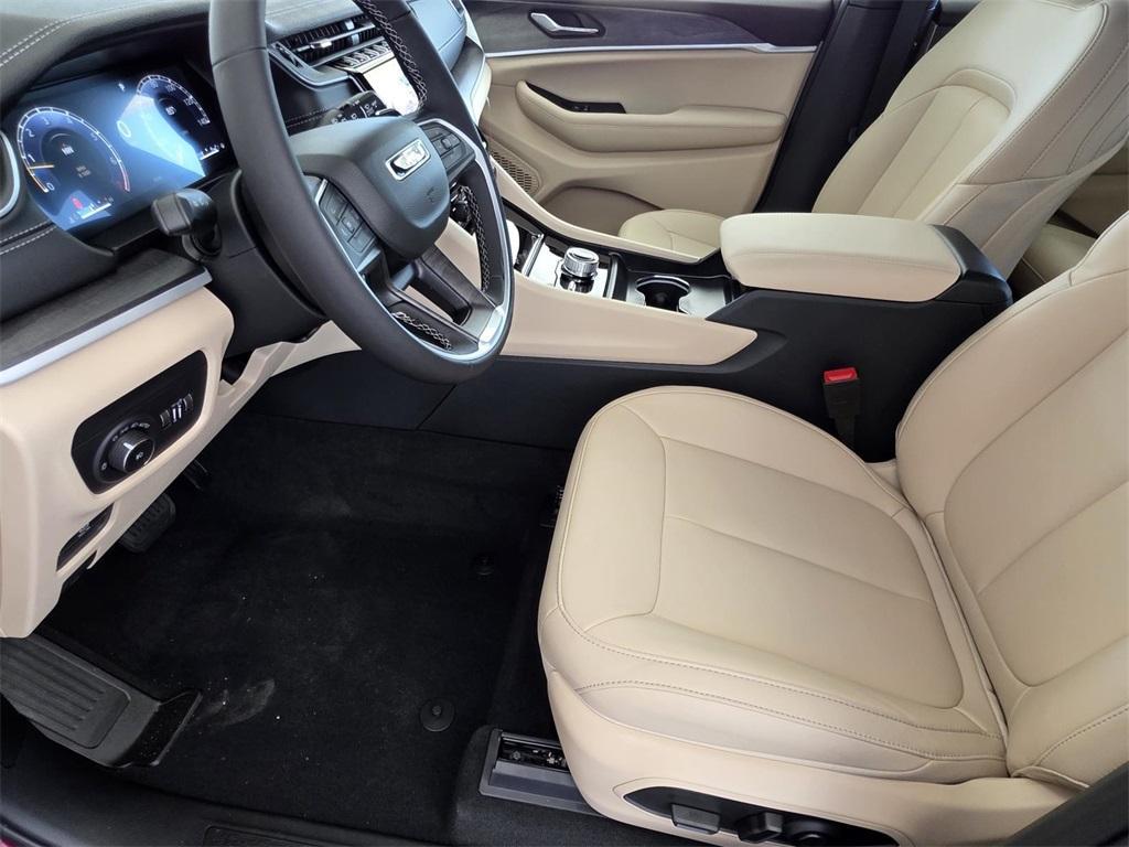 new 2025 Jeep Grand Cherokee L car, priced at $49,000