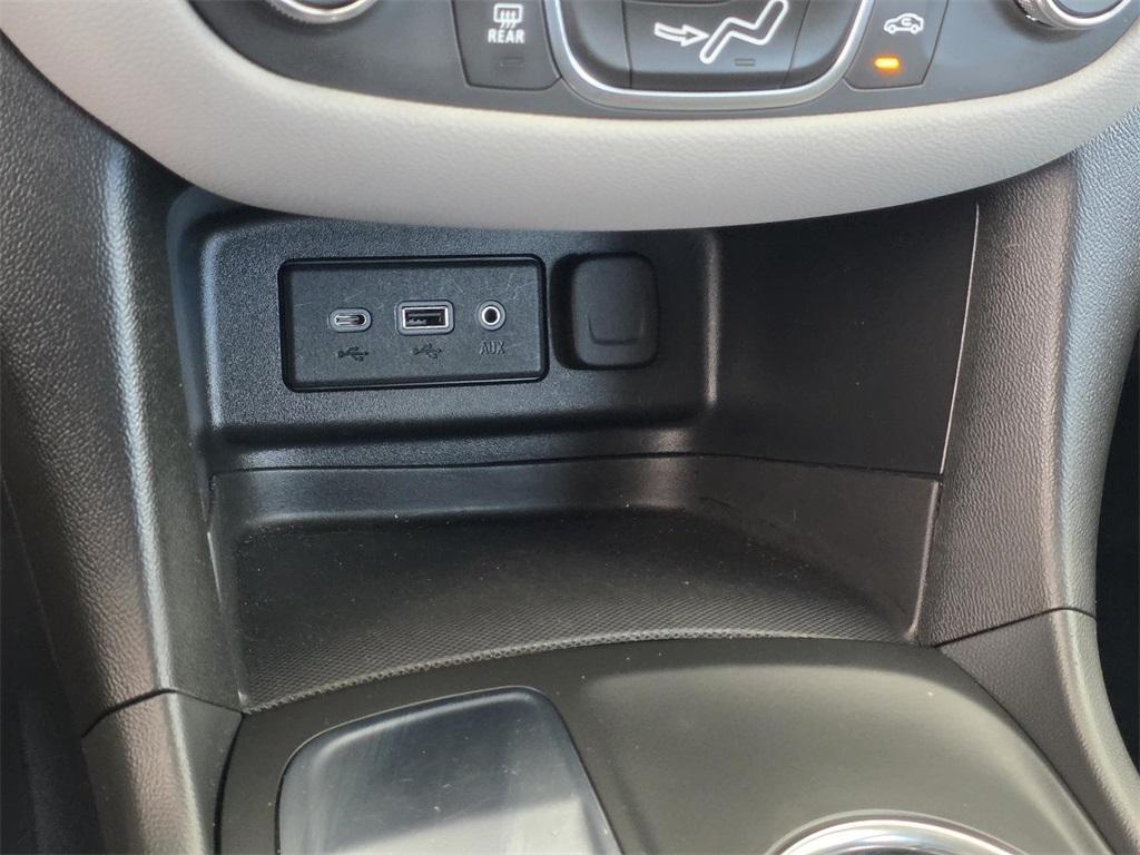 used 2022 Chevrolet Equinox car, priced at $21,815