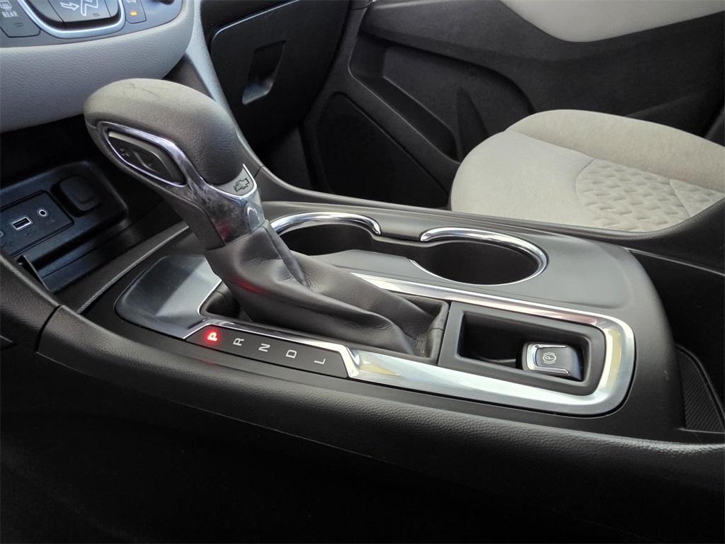 used 2022 Chevrolet Equinox car, priced at $21,815