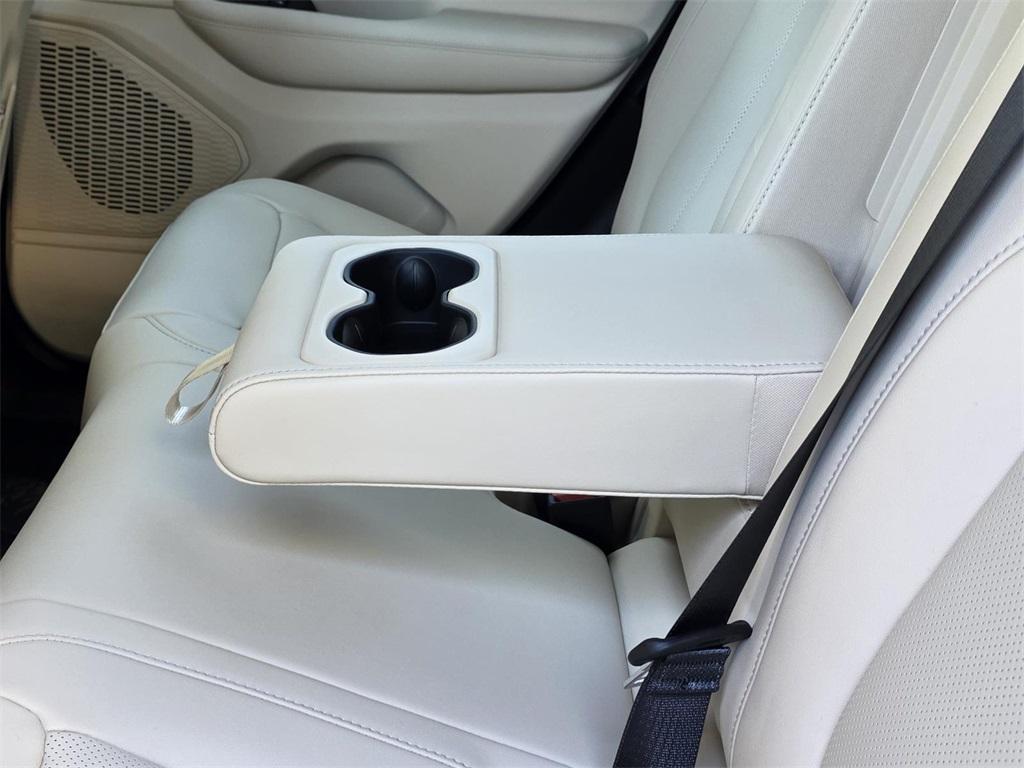 new 2025 Jeep Grand Cherokee car, priced at $41,386