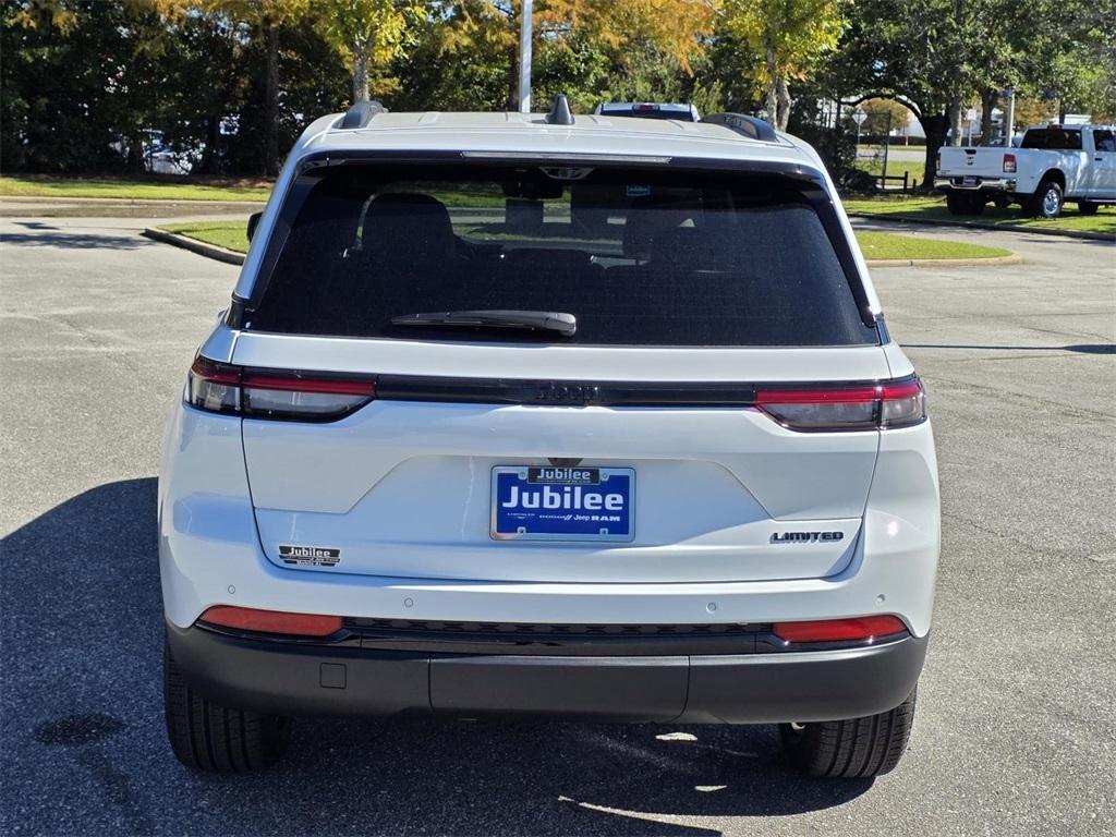 new 2025 Jeep Grand Cherokee car, priced at $41,386
