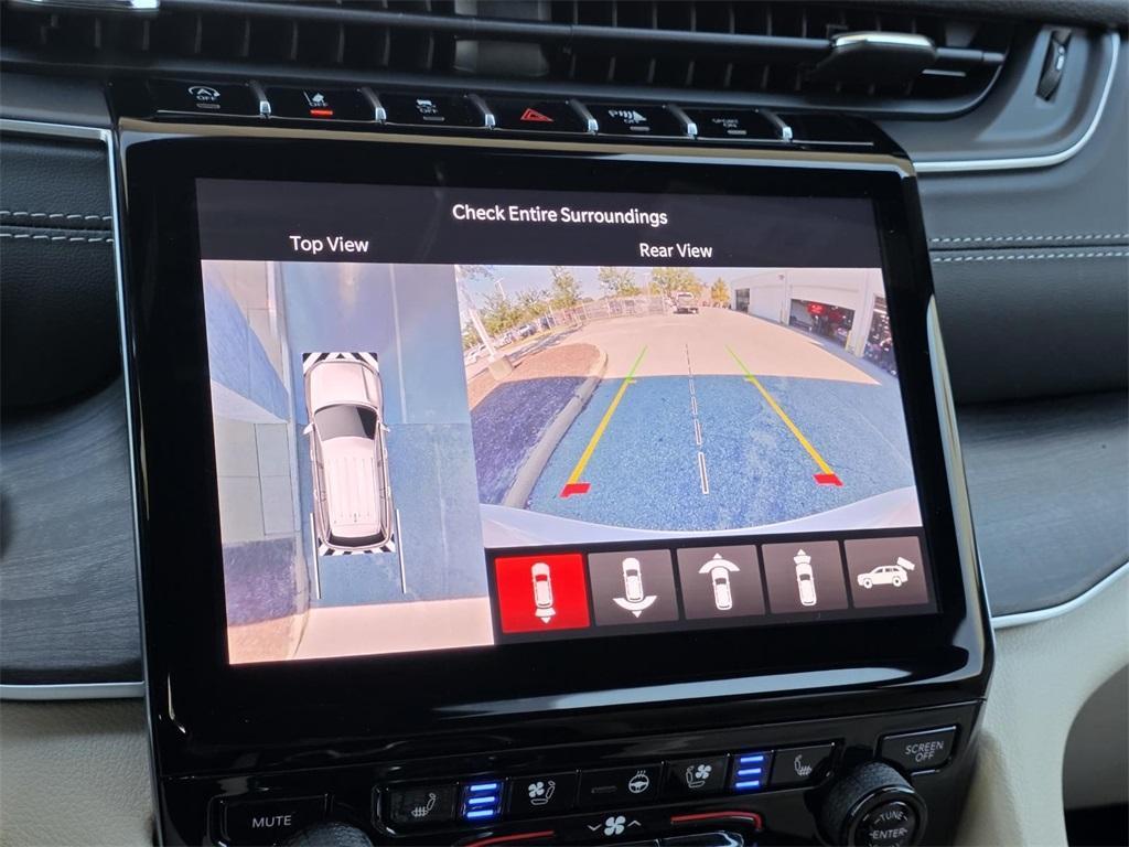 new 2025 Jeep Grand Cherokee car, priced at $41,386