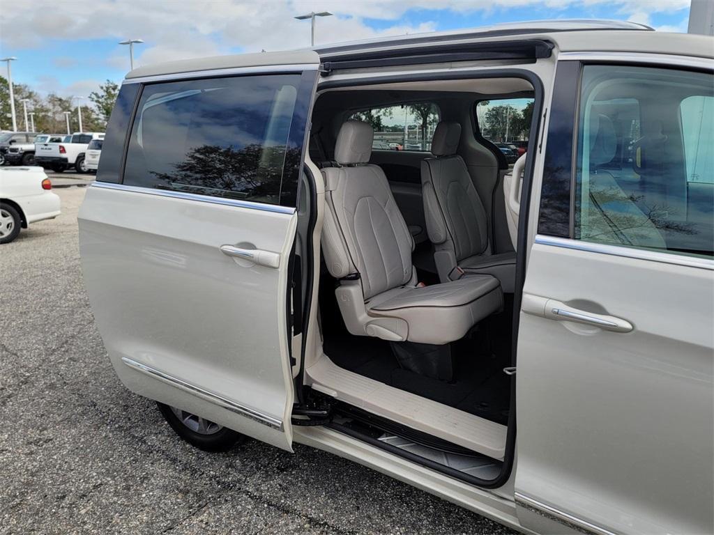 used 2017 Chrysler Pacifica car, priced at $17,495