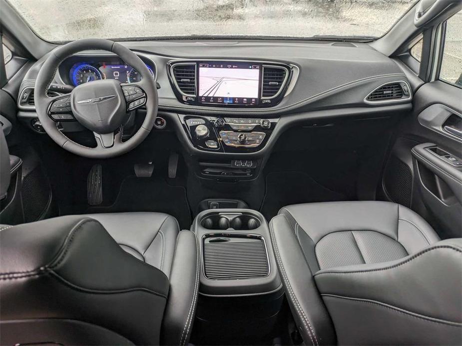 new 2024 Chrysler Pacifica car, priced at $42,939