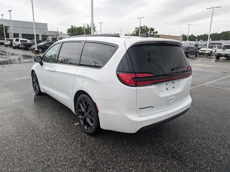 new 2024 Chrysler Pacifica car, priced at $42,939