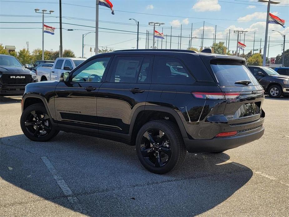 new 2025 Jeep Grand Cherokee car, priced at $47,670