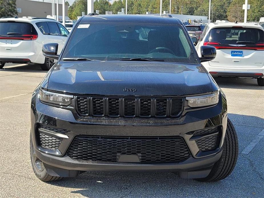 new 2025 Jeep Grand Cherokee car, priced at $47,670