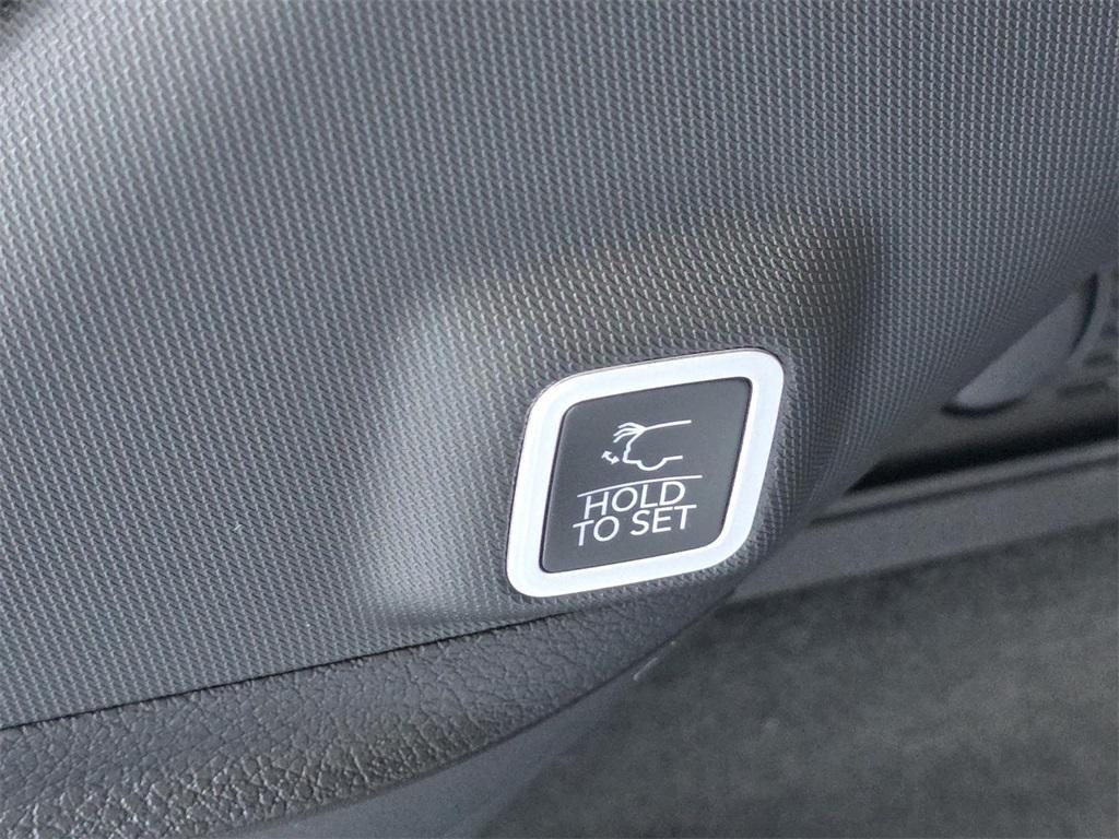 new 2025 Jeep Grand Cherokee car, priced at $56,282