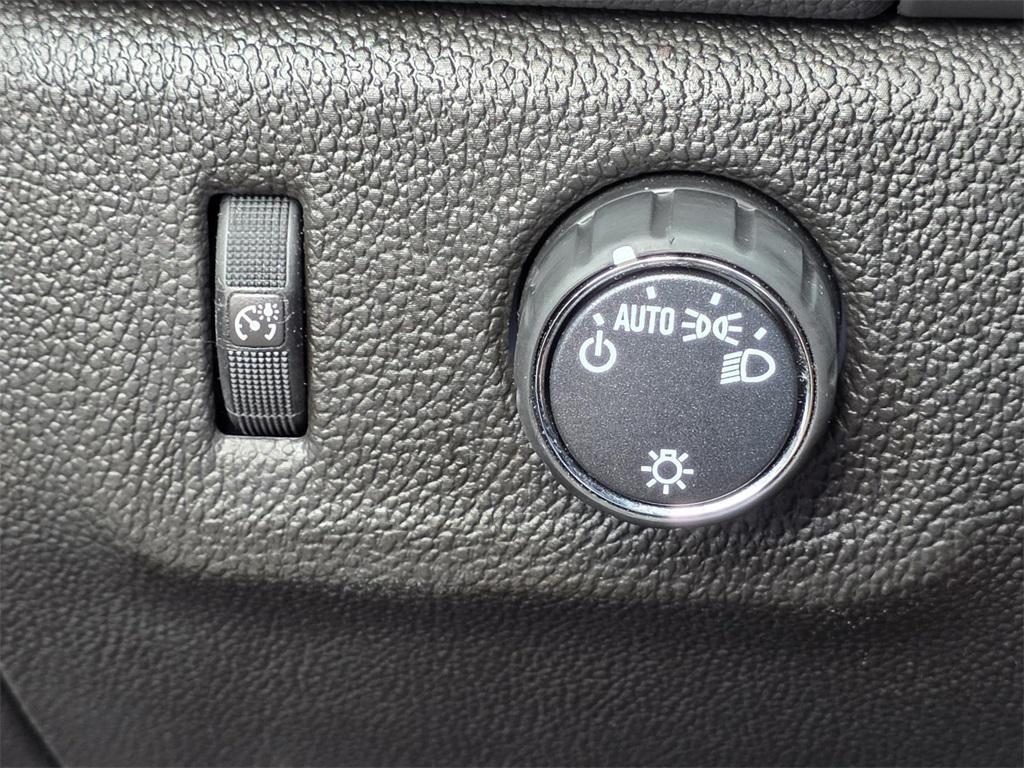 used 2022 Chevrolet Colorado car, priced at $27,977