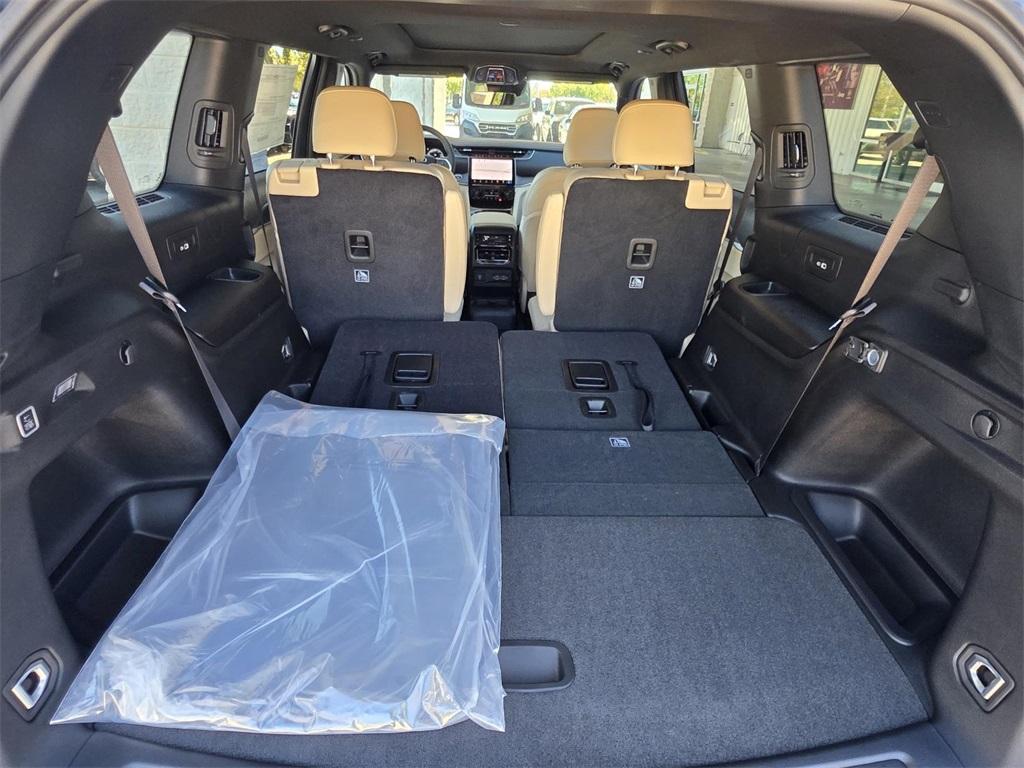 new 2025 Jeep Grand Cherokee L car, priced at $44,100