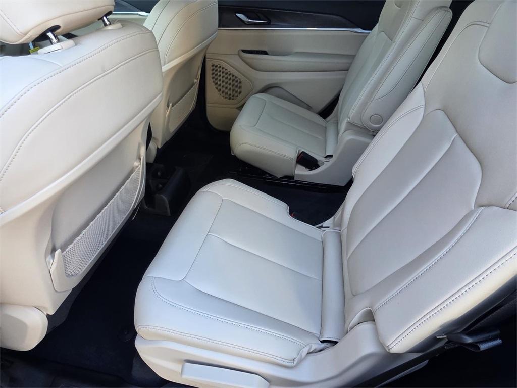 new 2025 Jeep Grand Cherokee L car, priced at $44,100