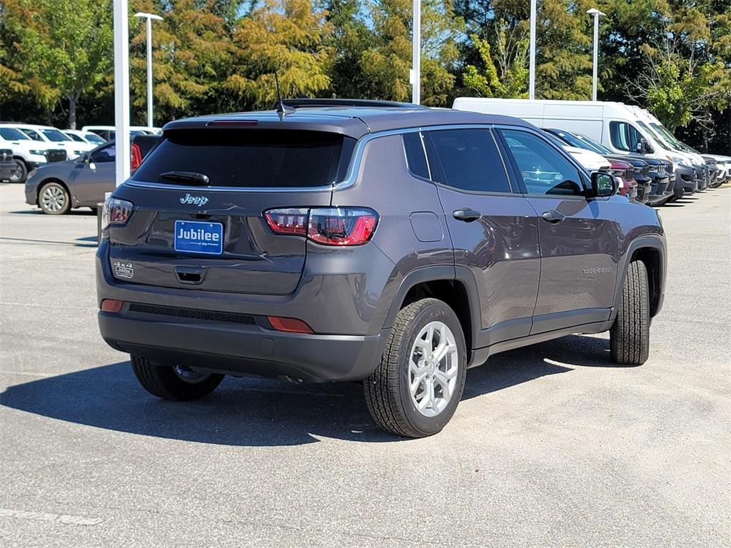 new 2024 Jeep Compass car, priced at $26,000