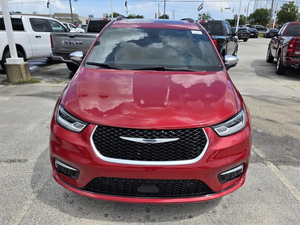 new 2025 Chrysler Pacifica car