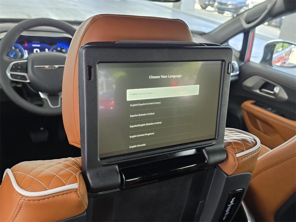 new 2025 Chrysler Pacifica car